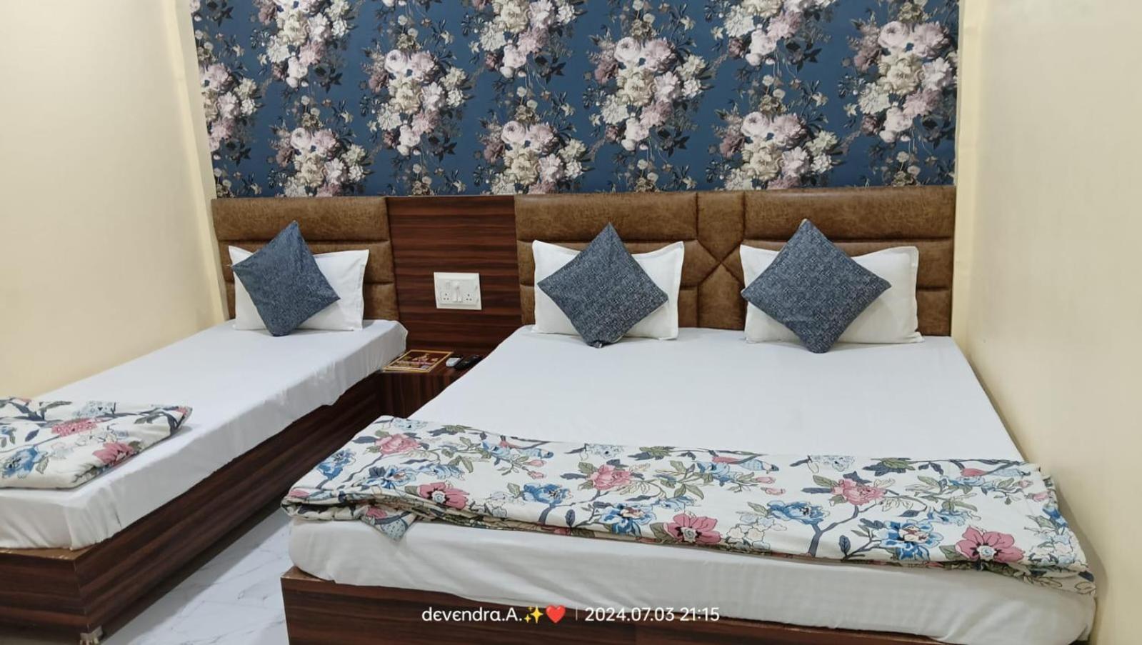 Hotel Ganga Sagar อุจเจน ภายนอก รูปภาพ