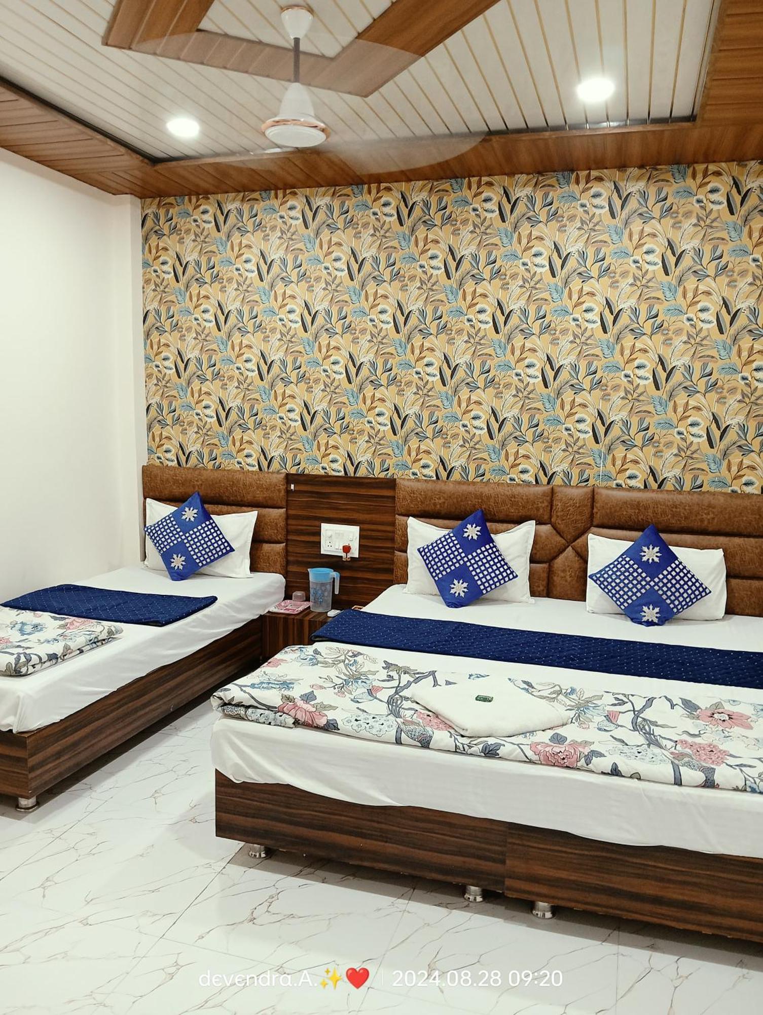 Hotel Ganga Sagar อุจเจน ภายนอก รูปภาพ